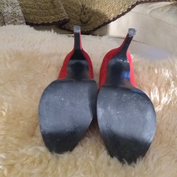 Guess - Picture 2 of 2